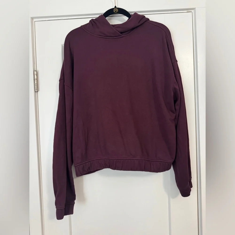 Lululemon Relaxed Cropped Hoodie in Cassis